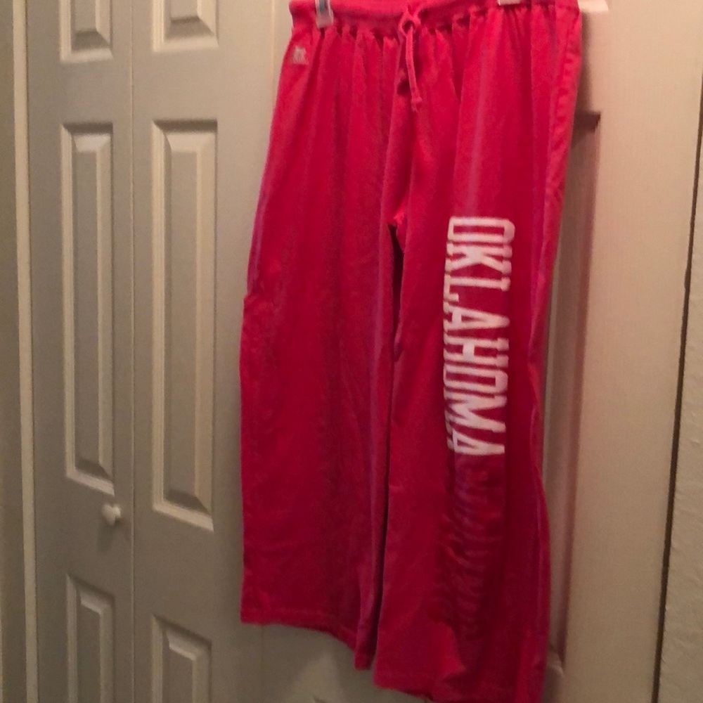 Capri sweats Oklahoma Sooners